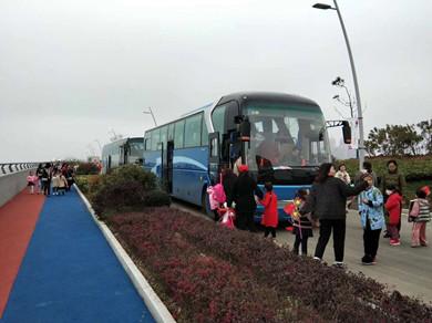 第一次跟建卓汽車團建合作，非常不錯的體驗，無論是在調配車輛。還是司機的服務跟技術方便都非常不錯，雖然中間有點插曲，但是都能很好的處理解決，總體都非常的可以，&nbsp;值得推薦